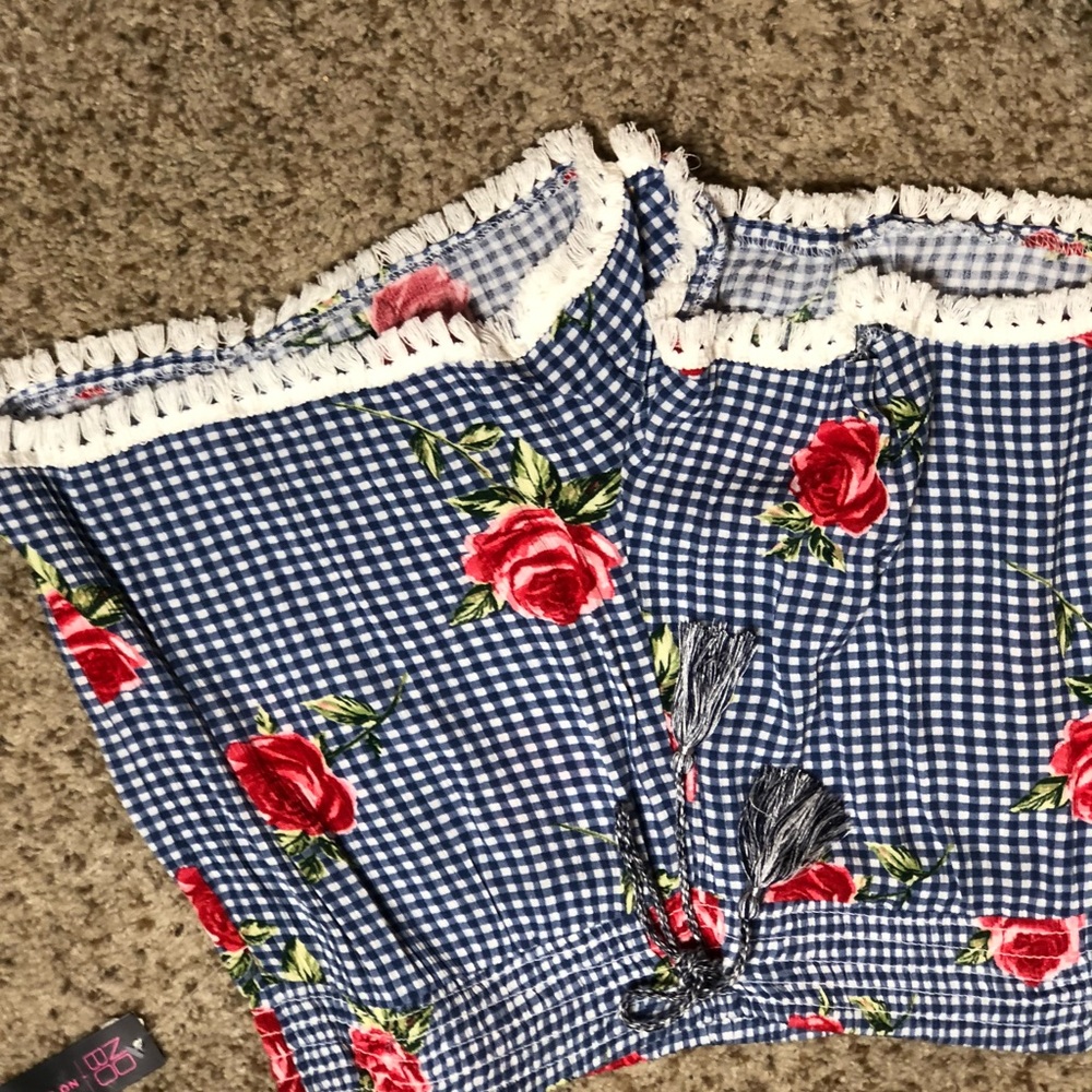 Shorts - Picture 3 of 5